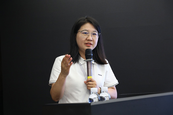 Chen Qiongqiong hielt eine Rede bei der Eröffnungszeremonie.