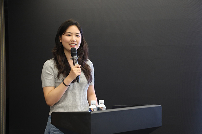 Zhang Wenxuan hielt eine Rede im Namen der Technischen Universität Wenzhou.