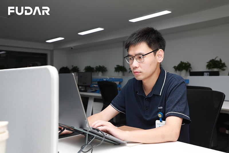 Miao Renliang bei der Arbeit Miao Renliang bei der Arbeit